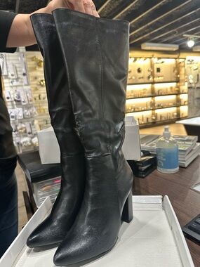 Classic Black Pointed-Toe Knee Boots with Block Heel